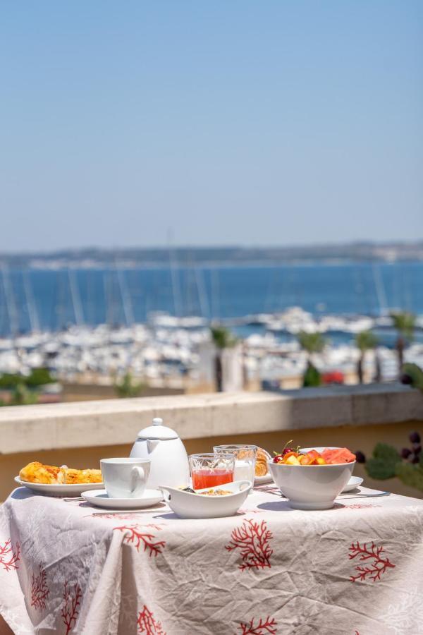 Palazzo Vergine - By Inside Salento 加利波利 外观 照片