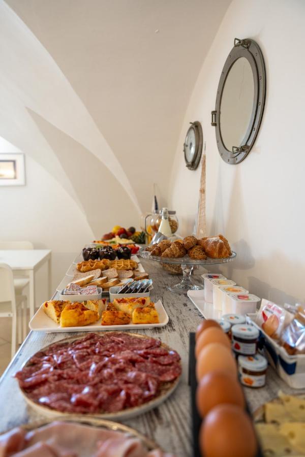 Palazzo Vergine - By Inside Salento 加利波利 外观 照片