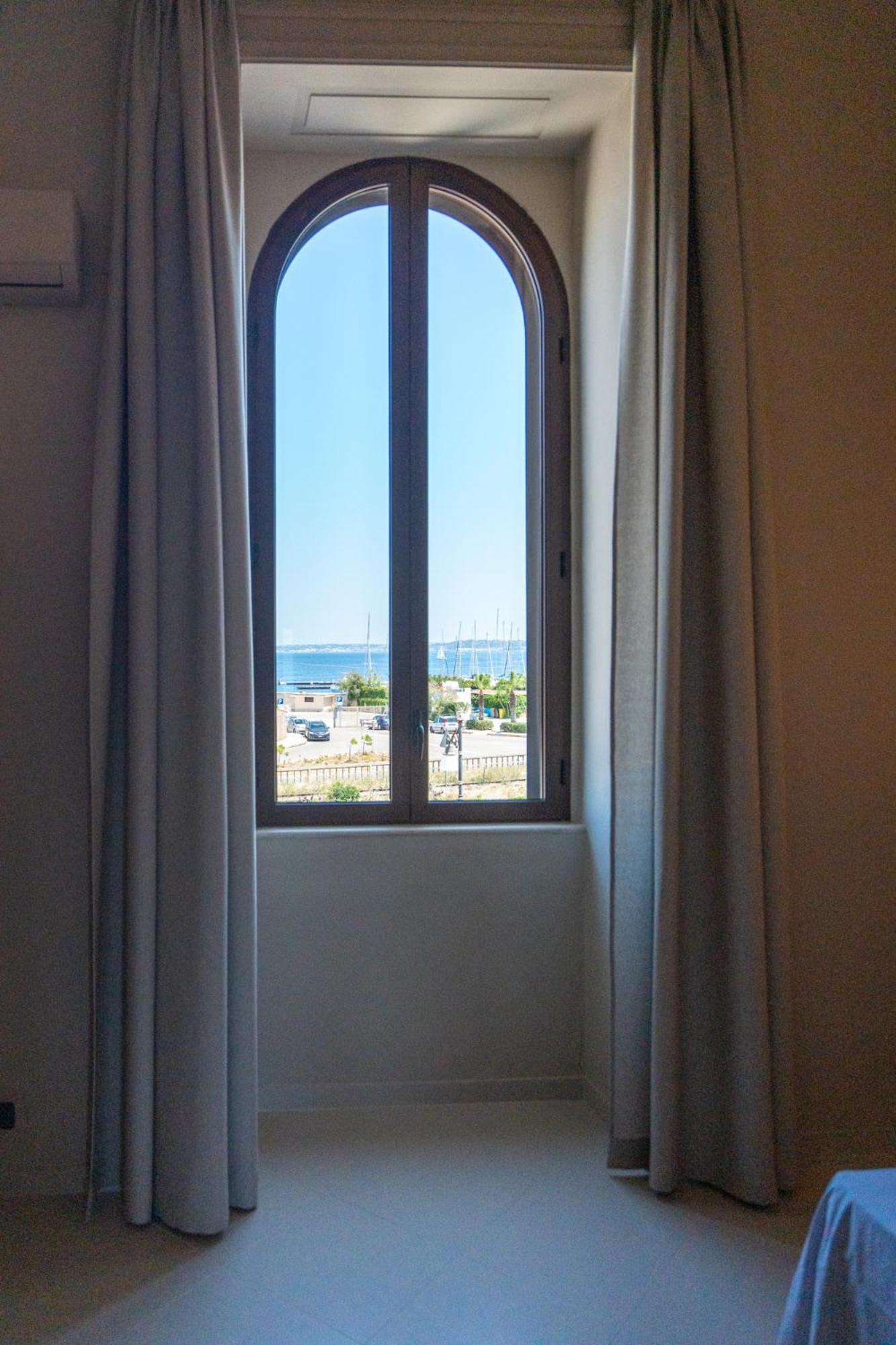 Palazzo Vergine - By Inside Salento 加利波利 外观 照片